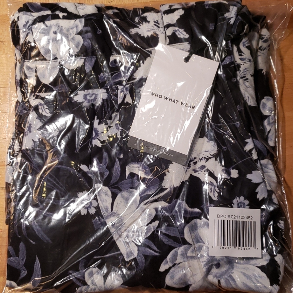 NEW! Black Floral Relaxed Paperbag Trouser Pants - Picture 2 of 2